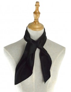 Lenço de Pescoço Liso Preto 10